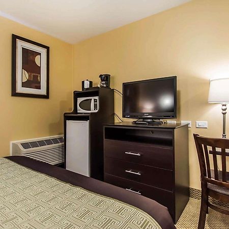 Quality Inn Moncton Extérieur photo