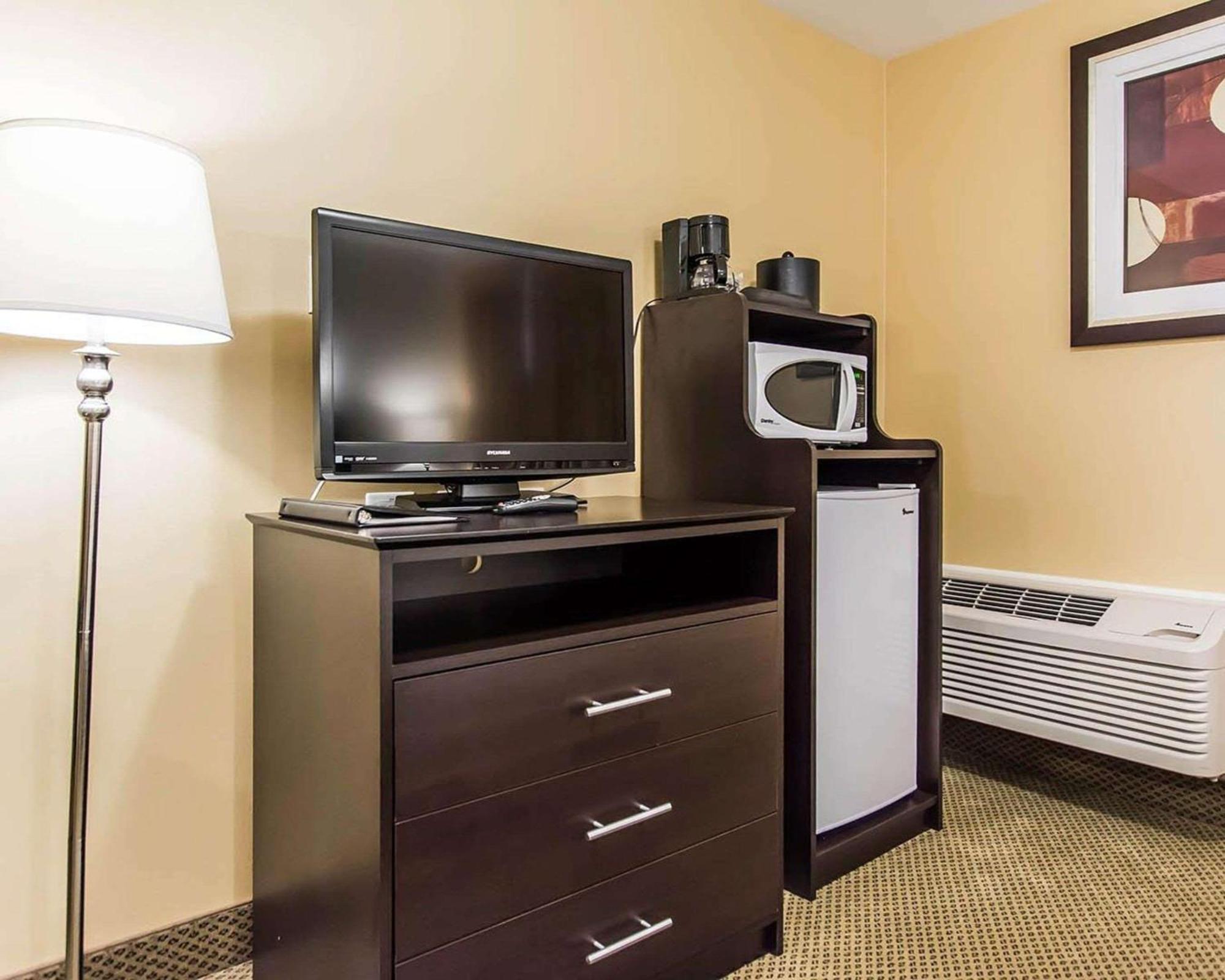 Quality Inn Moncton Extérieur photo
