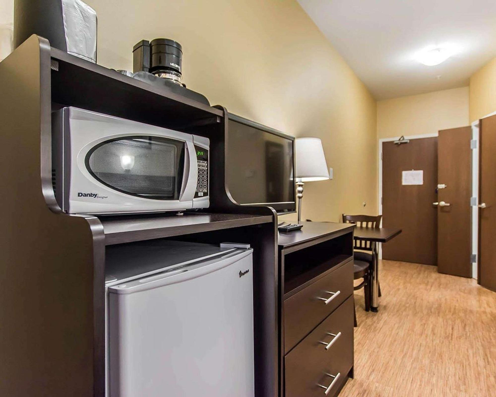 Quality Inn Moncton Extérieur photo