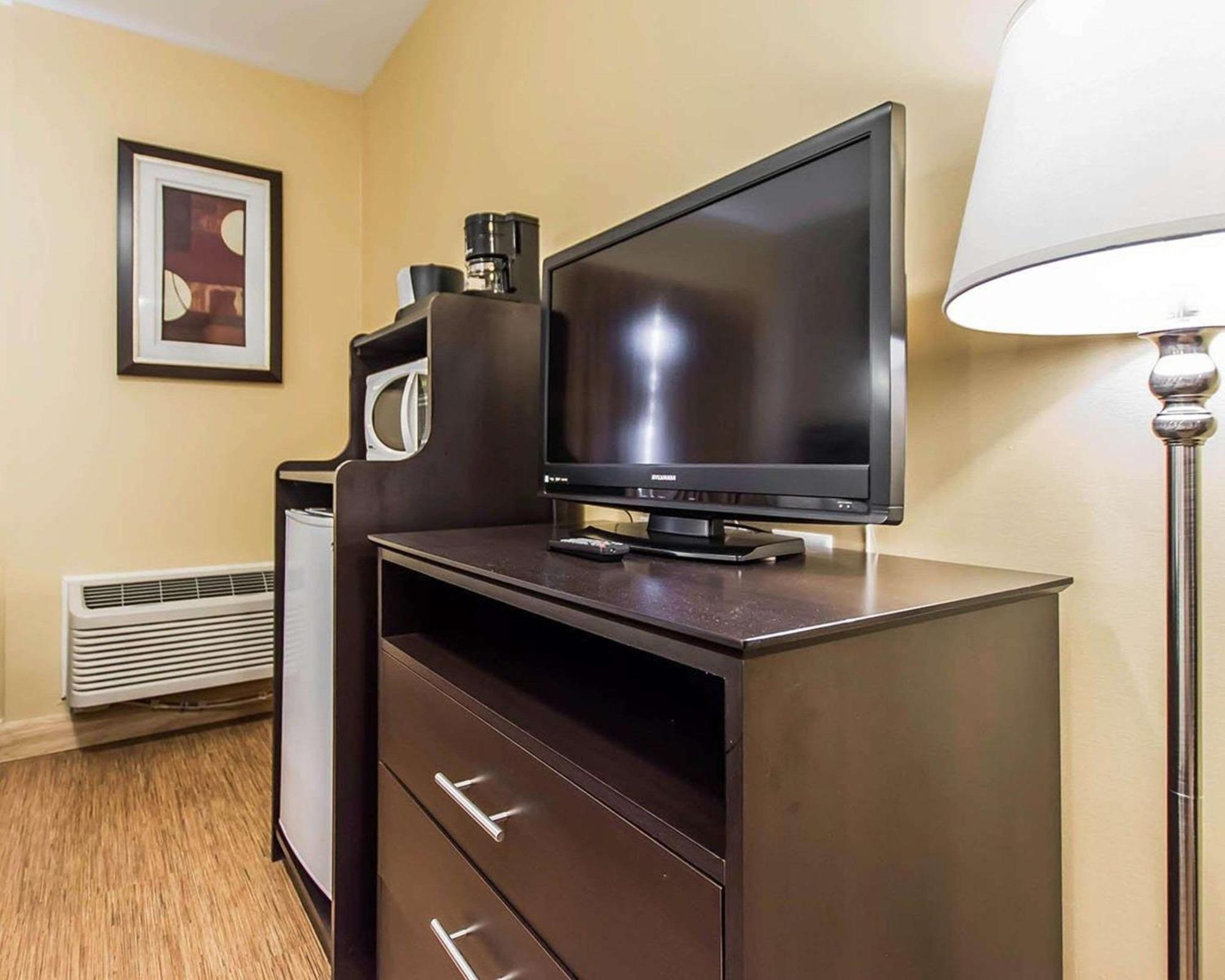 Quality Inn Moncton Extérieur photo