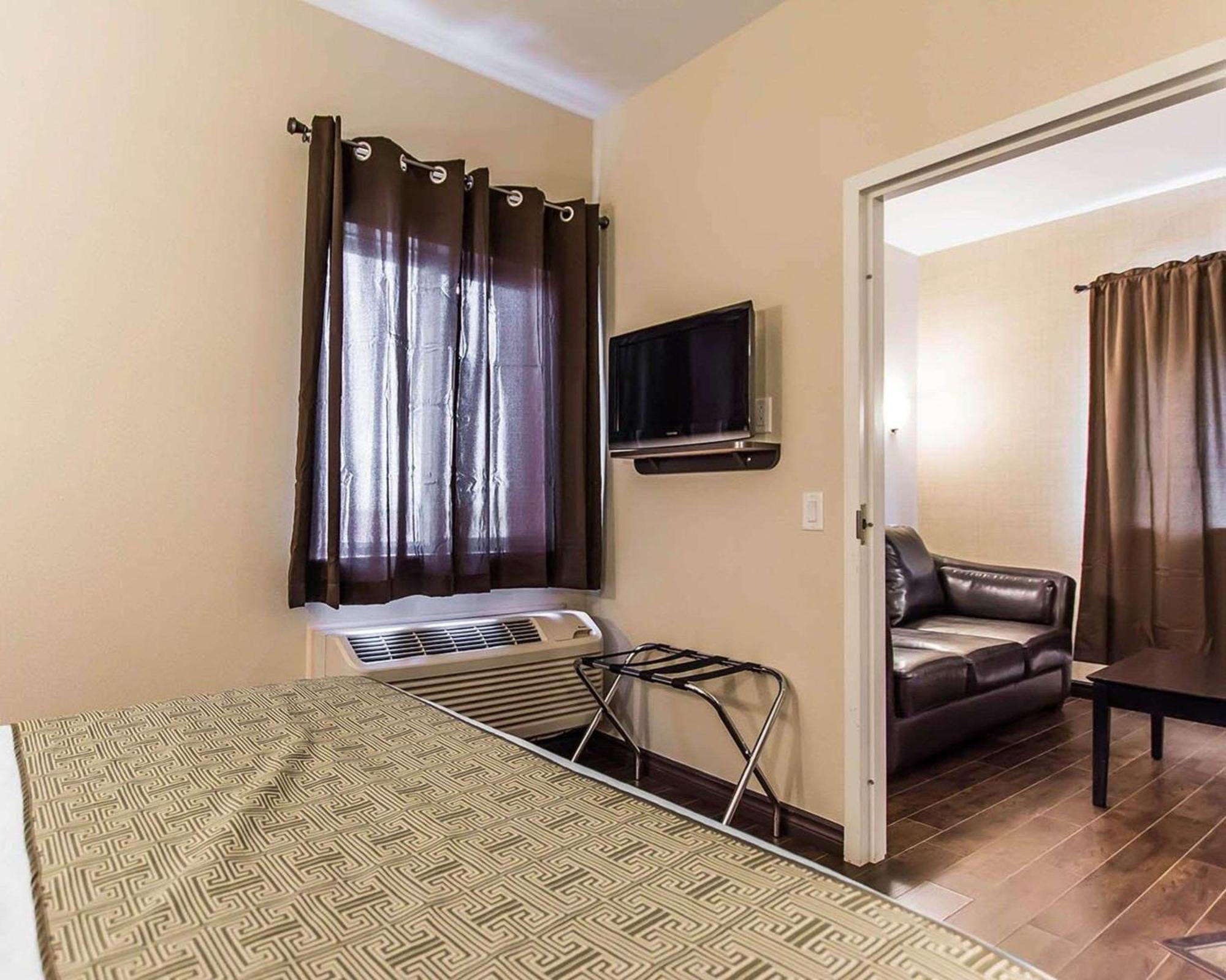 Quality Inn Moncton Extérieur photo