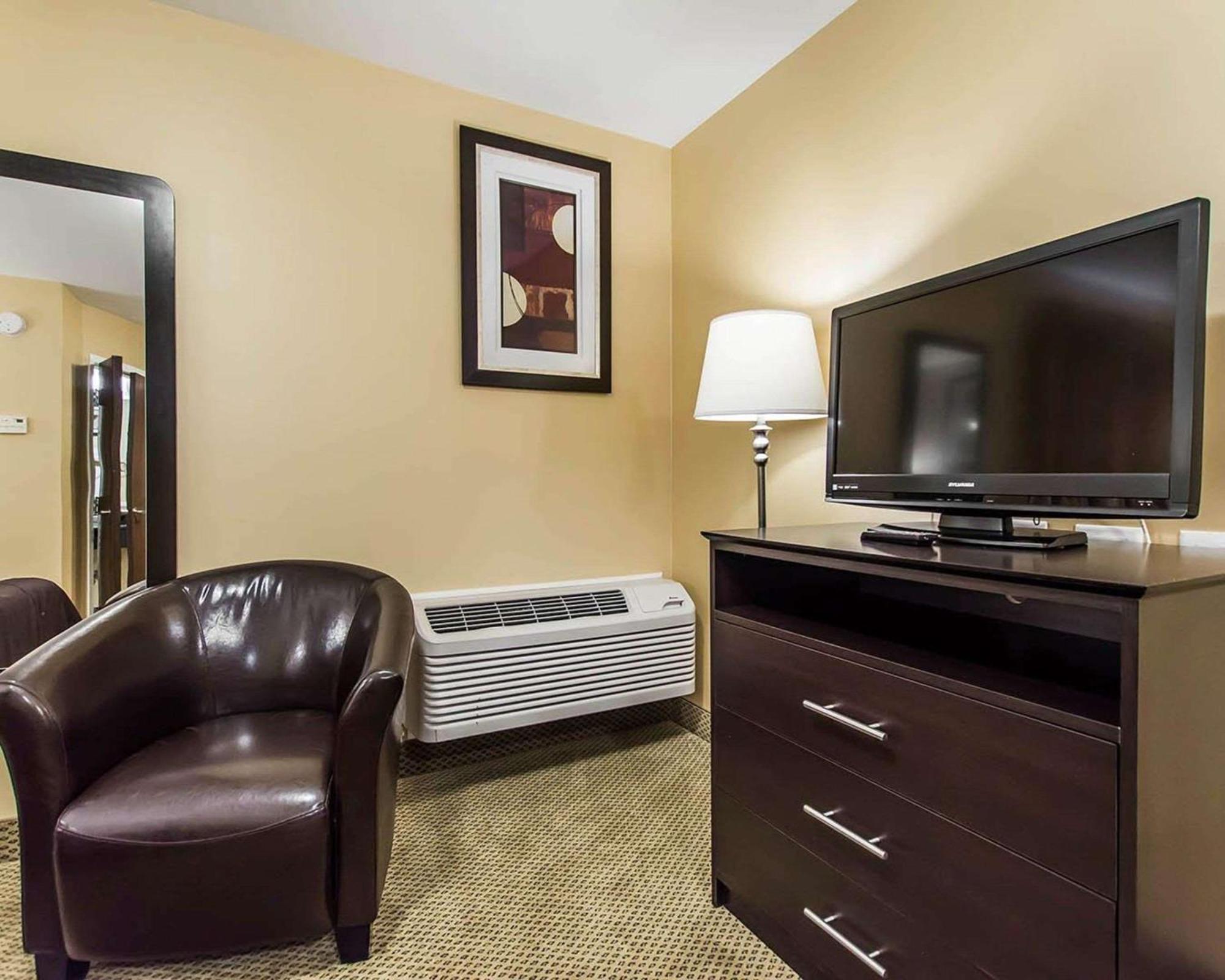 Quality Inn Moncton Extérieur photo