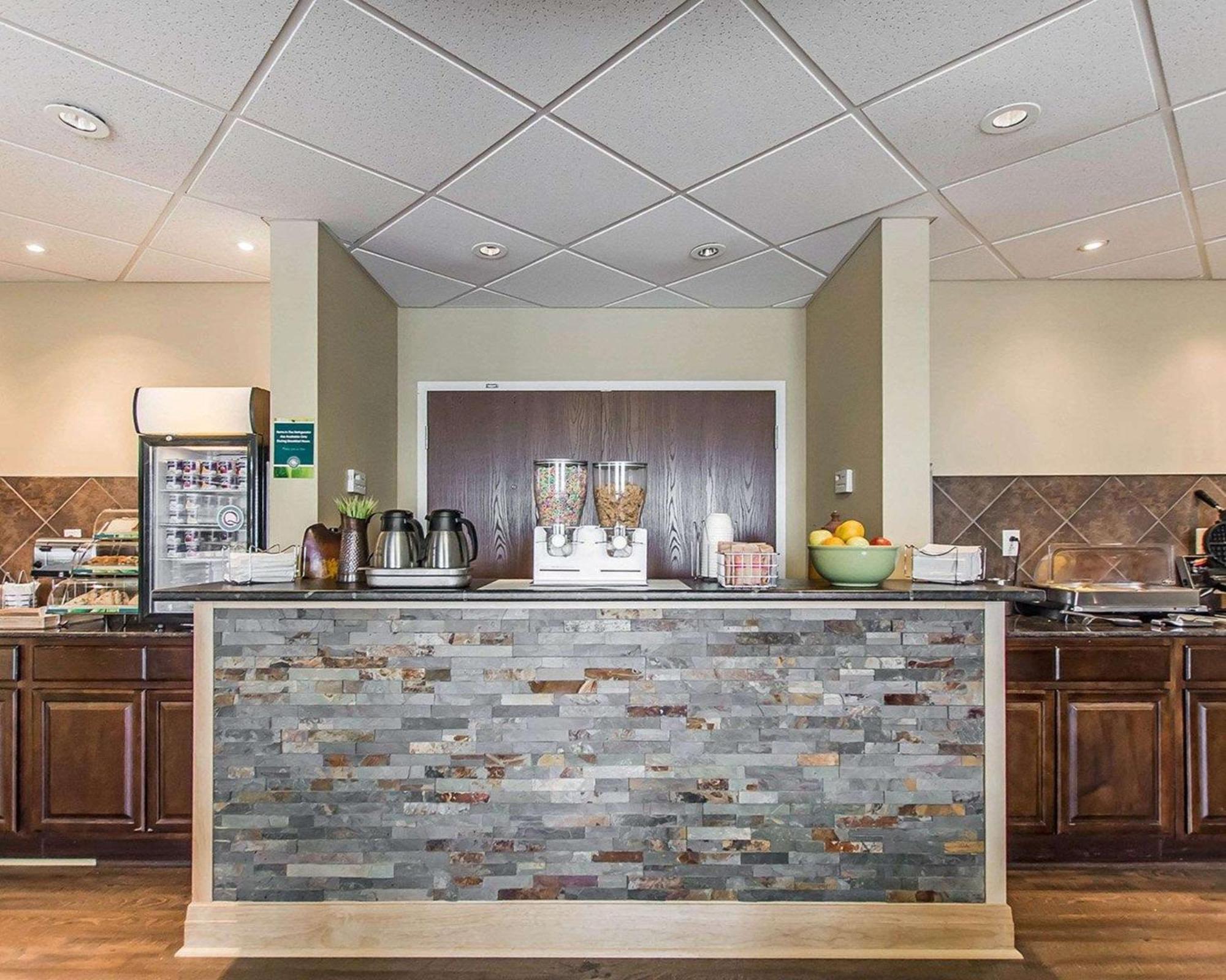 Quality Inn Moncton Extérieur photo